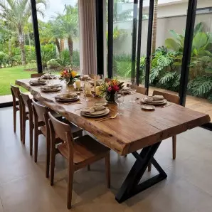 Mesa de Jantar Prancha Única Costaneira Borda Orgânica Madeira Maciça Base de Aço Pronta Entrega São Paulo